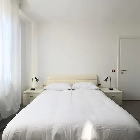 Essenza Di Apartment *